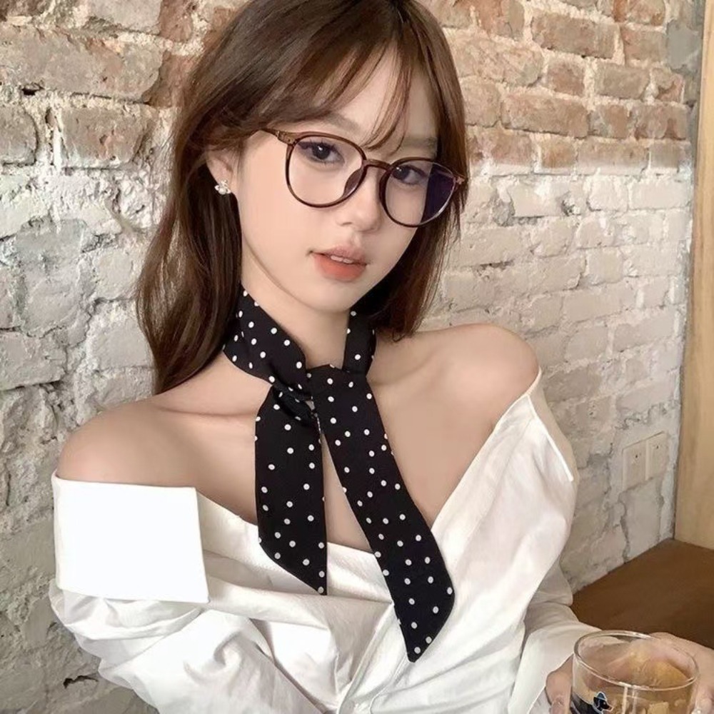 Women'S Korean Accessories - Modna jedwabna apaszka w kropki z