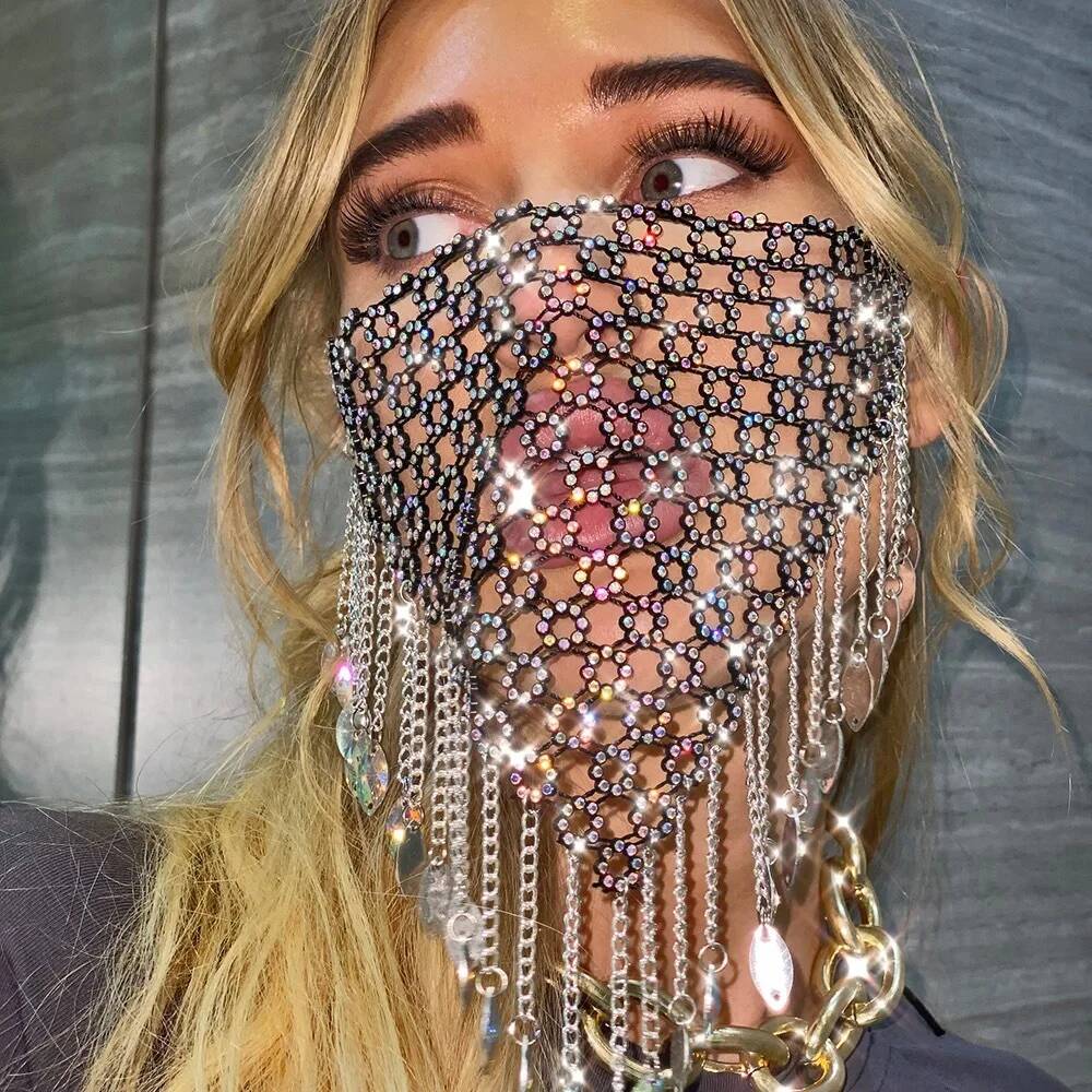Damskie maski z frędzlami, wel – Queen Accessories recenzja i cena
