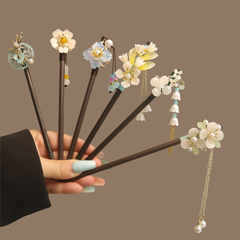Kwiatowe Frędzle Perłowe Szpil – Women Accessories For Hand recenzja i cena